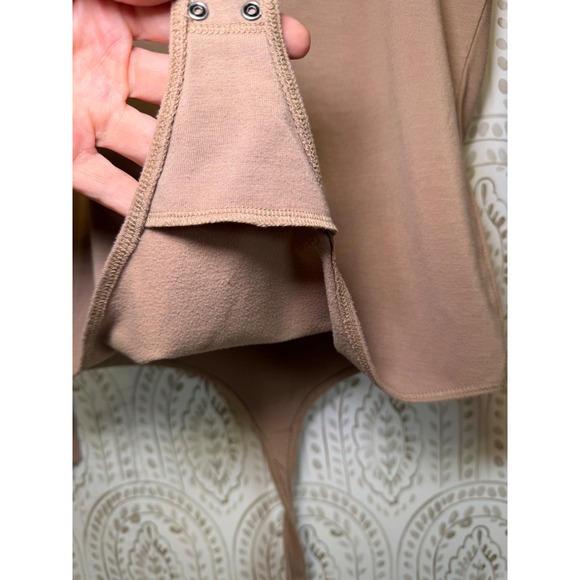 Abercrombie & Fitch Soft AF Collection Square Neck Long Sleeve Bodysuit Tan M - Picture 6 of 10